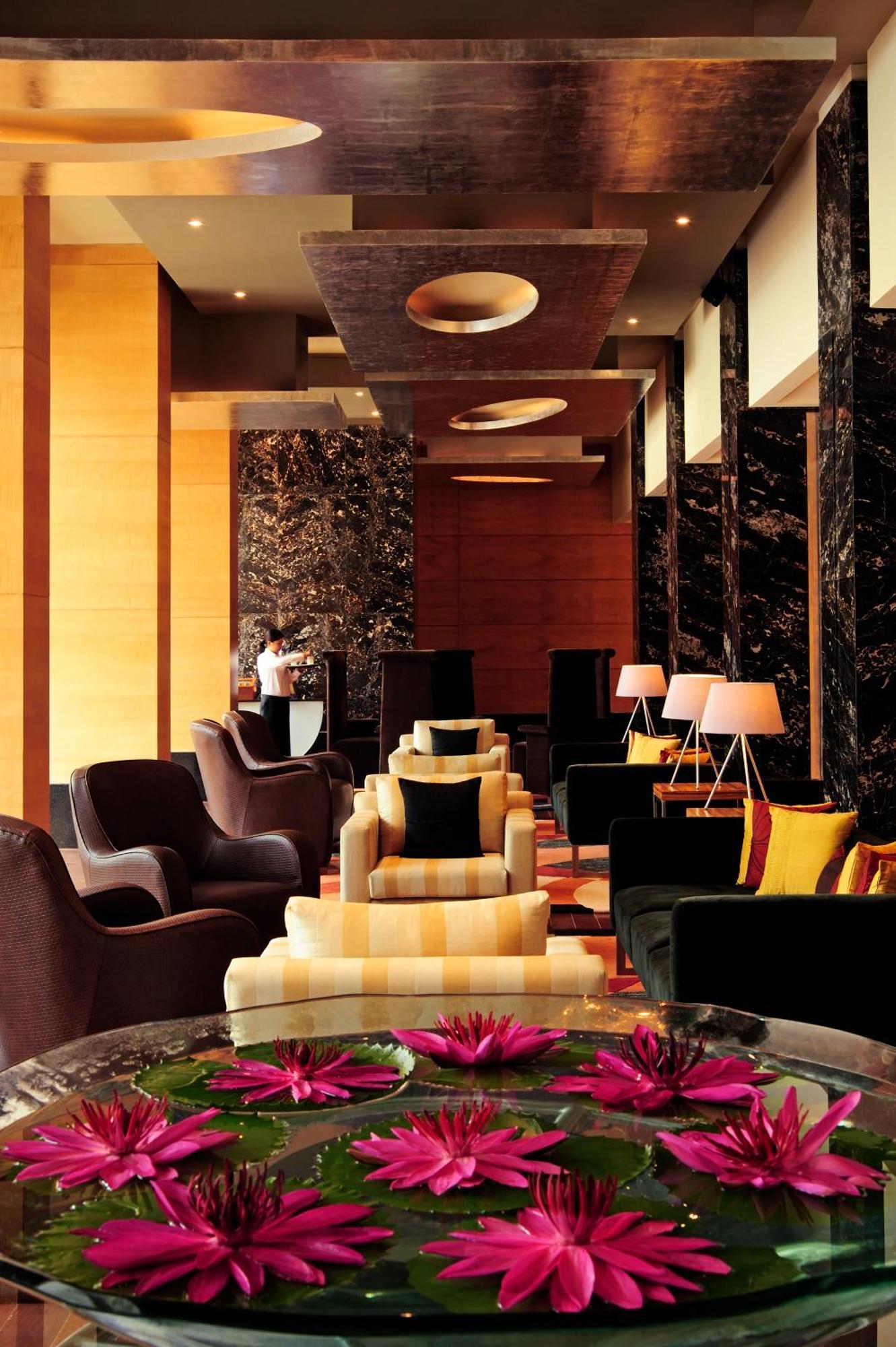 Taj Club House Hotel Chennai Luaran gambar The lobby